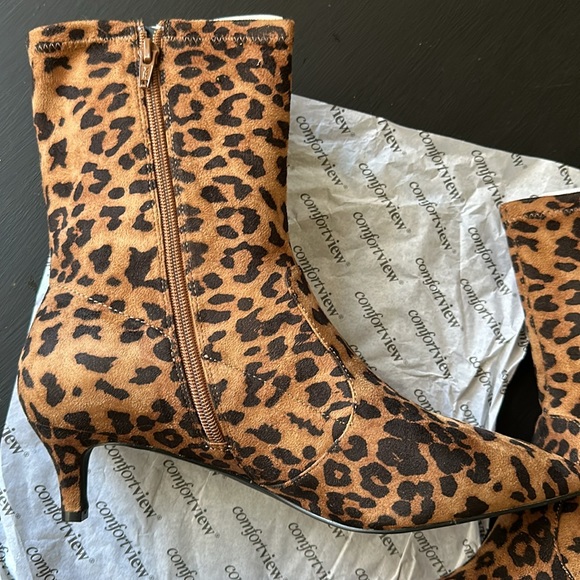 Comfortview Kitten Heel Booties - Picture 3 of 4